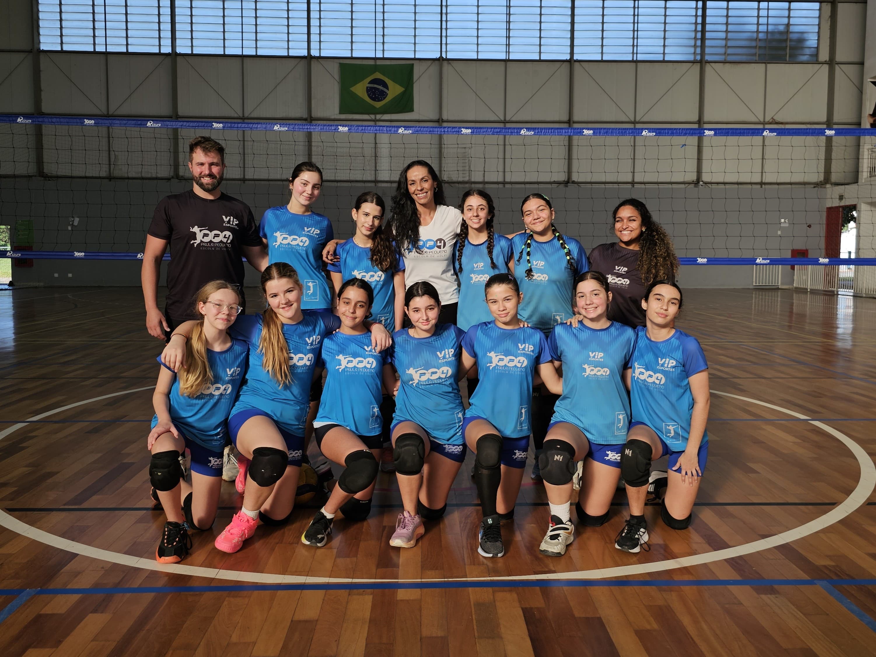 time paula pequeno no clube de aeronautica